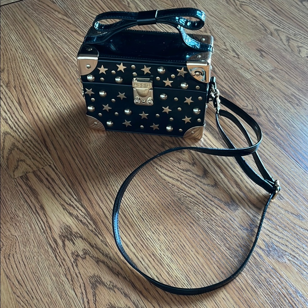 Betsey Johnson "Don't Box Me In" Handbag/Crossbody